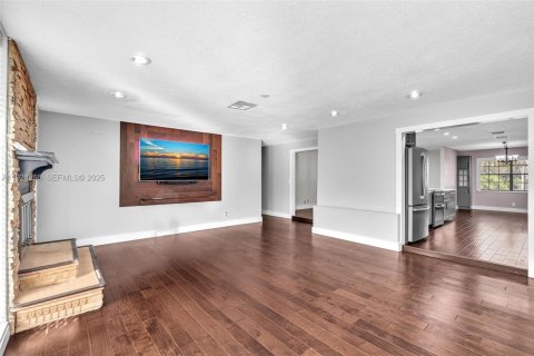 Купить виллу или дом в Локсахатчи-Гроувс, Флорида 3 спальни, 188.5м2, № 1988324 - фото 20