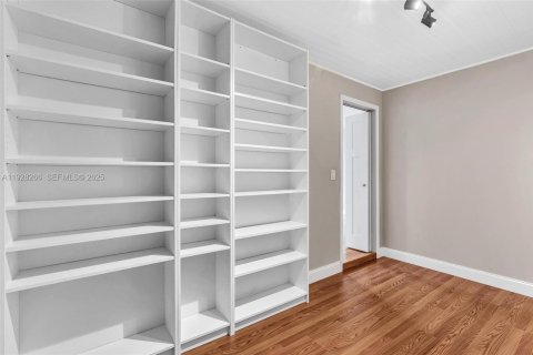 Купить виллу или дом в Локсахатчи-Гроувс, Флорида 3 спальни, 188.5м2, № 1988324 - фото 29