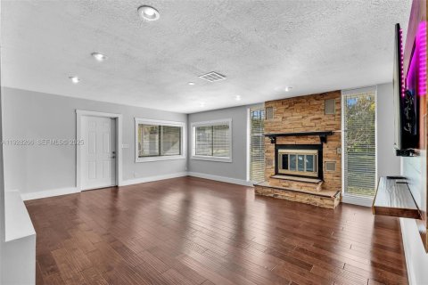 Купить виллу или дом в Локсахатчи-Гроувс, Флорида 3 спальни, 188.5м2, № 1988324 - фото 22