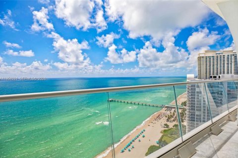 Condominio en alquiler en Sunny Isles Beach, Florida, 3 dormitorios, 233.28 m2 № 2011163 - foto 19