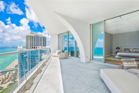 Condominio en alquiler en Sunny Isles Beach, Florida, 3 dormitorios, 233.28 m2 № 2011163 - foto 22