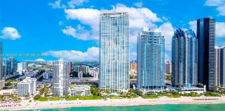 Condominio en Sunny Isles Beach, Florida, 3 dormitorios  № 2011163