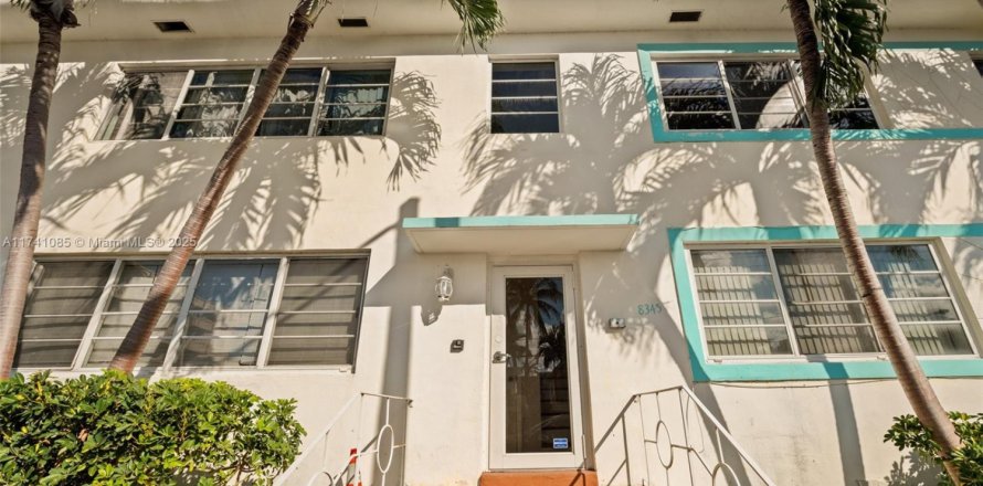 Condominio en Miami Beach, Florida, 2 dormitorios № 1726425