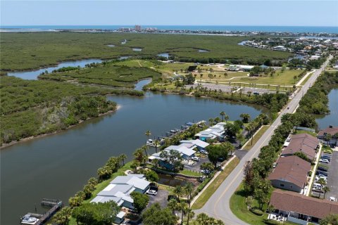 Condo in New Smyrna Beach, Florida, 2 bedrooms  № 2218901 - photo 21