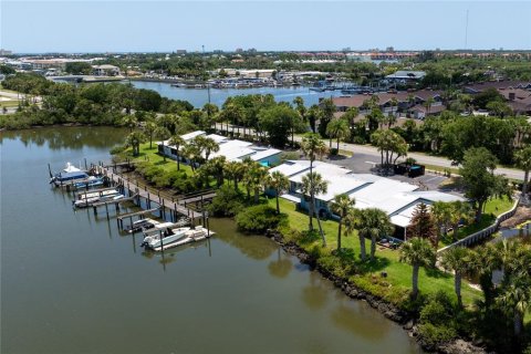 Condo in New Smyrna Beach, Florida, 2 bedrooms  № 2218901 - photo 29
