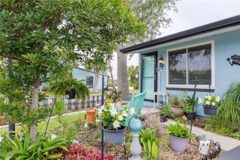 Condo in New Smyrna Beach, Florida, 2 bedrooms  № 2218901 - photo 4
