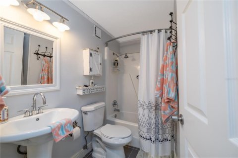 Condo in New Smyrna Beach, Florida, 2 bedrooms  № 2218901 - photo 14