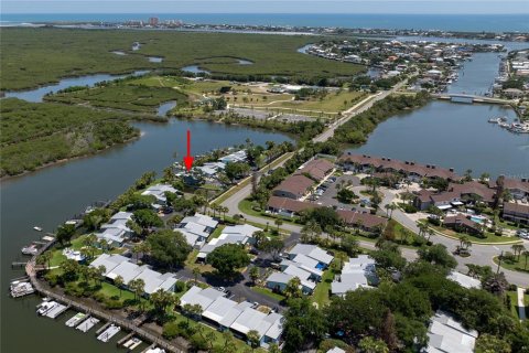 Condo in New Smyrna Beach, Florida, 2 bedrooms  № 2218901 - photo 22