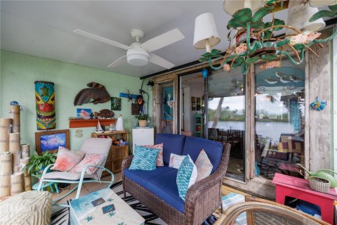 Condo in New Smyrna Beach, Florida, 2 bedrooms  № 2218901 - photo 16