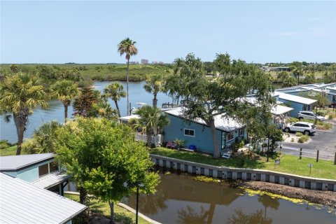 Condo in New Smyrna Beach, Florida, 2 bedrooms  № 2218901 - photo 19