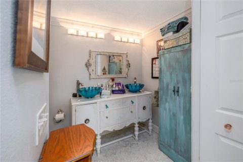 Condo in New Smyrna Beach, Florida, 2 bedrooms  № 2218901 - photo 11