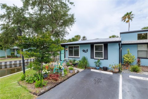 Condo in New Smyrna Beach, Florida, 2 bedrooms  № 2218901