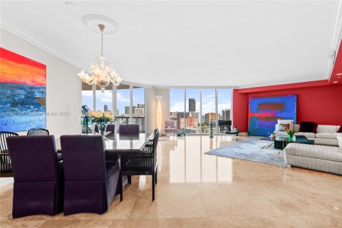 Condo in Aventura, Florida, 3 bedrooms  № 1944639 - photo 2