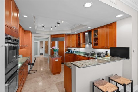 Condo in Aventura, Florida, 3 bedrooms  № 1944639 - photo 16