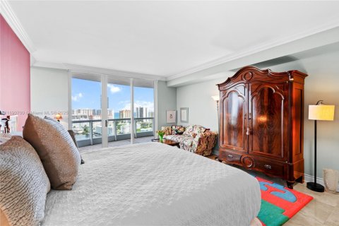 Condo in Aventura, Florida, 3 bedrooms  № 1944639 - photo 27