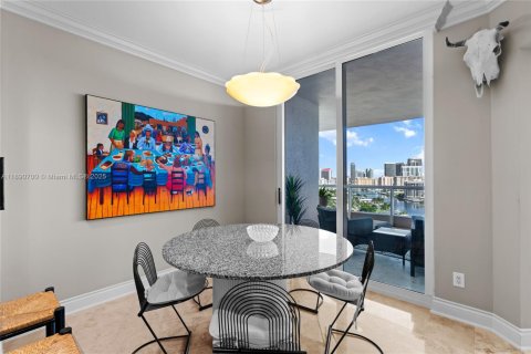 Condo in Aventura, Florida, 3 bedrooms  № 1944639 - photo 15