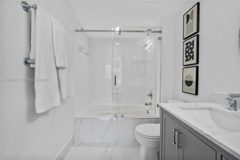 Купить кондоминиум в Майами, Флорида 2 спальни, 105.91м2, № 2090130 - фото 26