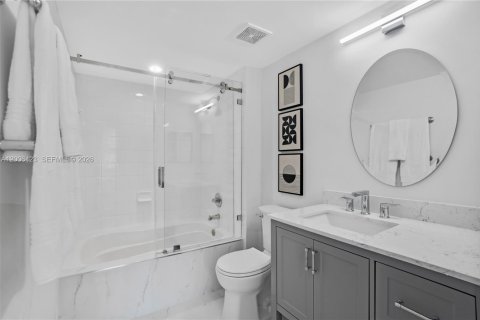 Купить кондоминиум в Майами, Флорида 2 спальни, 105.91м2, № 2090130 - фото 25