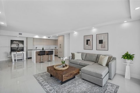 Купить кондоминиум в Майами, Флорида 2 спальни, 105.91м2, № 2090130 - фото 11