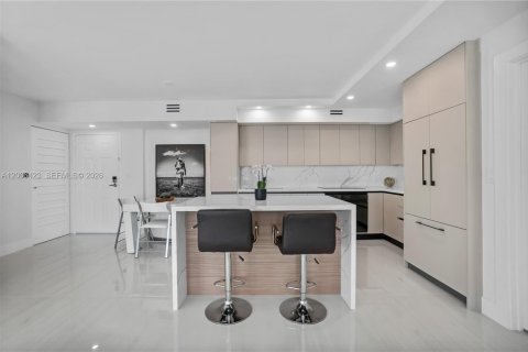 Купить кондоминиум в Майами, Флорида 2 спальни, 105.91м2, № 2090130 - фото 2