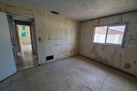Купить виллу или дом в Семинол, Флорида 13 комнат, 203.36м2, № 2220739 - фото 15