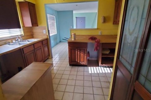 Купить виллу или дом в Семинол, Флорида 13 комнат, 203.36м2, № 2220739 - фото 11