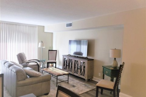 Condo in Clearwater, Florida, 2 bedrooms  № 849043 - photo 10