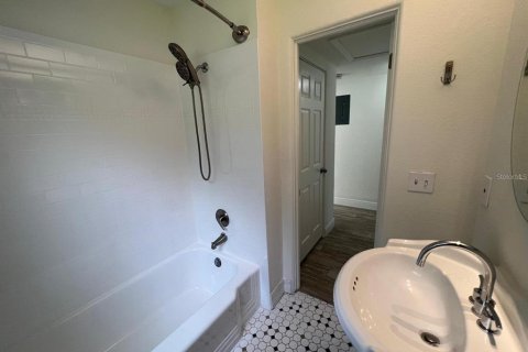 Villa ou maison à louer à Winter Park, Floride: 4 chambres, 118.54 m2 № 1851606 - photo 12