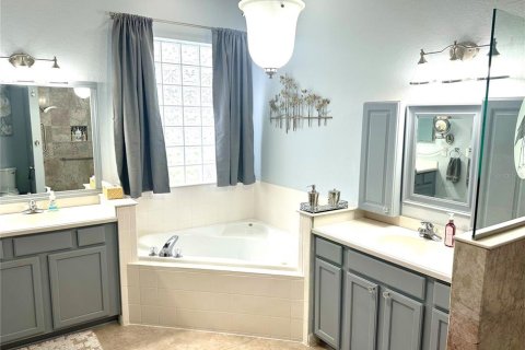 House in Summerfield, Florida 2 bedrooms, 177.26 sq.m. № 1876654 - photo 11