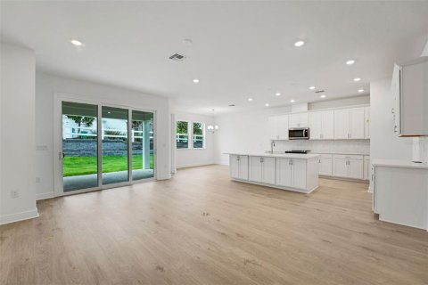 House in Lady Lake, Florida 3 bedrooms, 176.33 sq.m. № 1902068 - photo 9