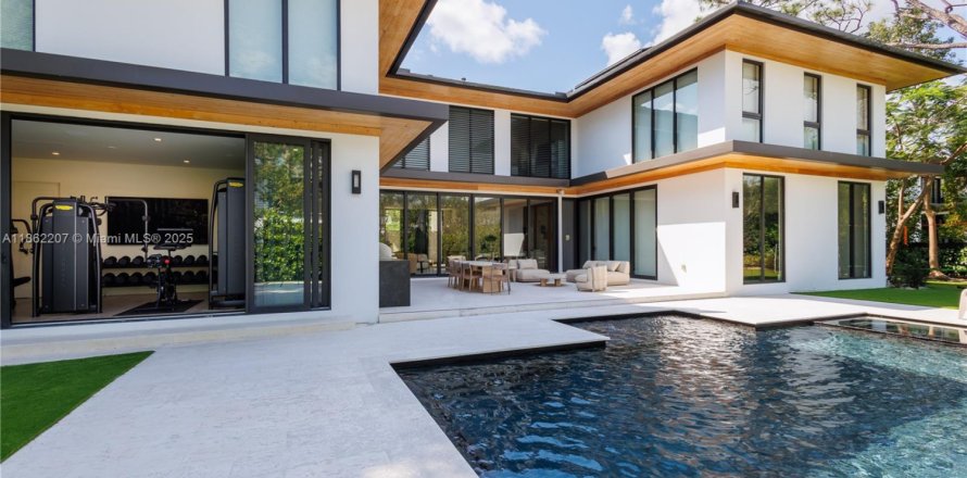 Villa ou maison à South Miami, Floride 6 chambres, 636.1 m2 № 1890678