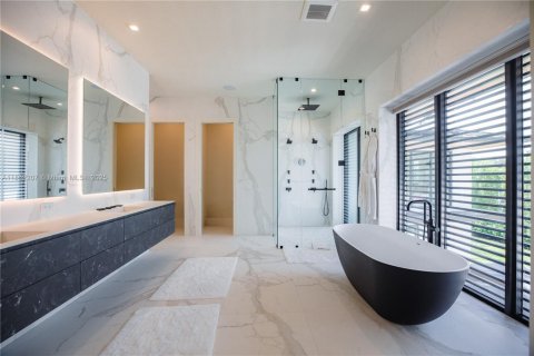 Villa ou maison à vendre à South Miami, Floride: 6 chambres, 636.1 m2 № 1890678 - photo 10