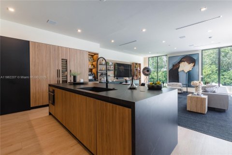Villa ou maison à vendre à South Miami, Floride: 6 chambres, 636.1 m2 № 1890678 - photo 5
