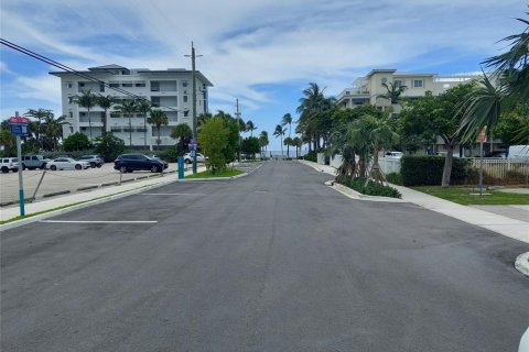 Hotel en venta en Deerfield Beach, Florida № 655933 - foto 1