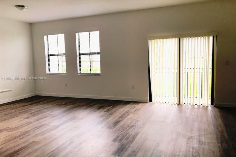 Снять в аренду кондоминиум в Майами, Флорида 3 спальни, 132.66м2, № 1989629 - фото 3