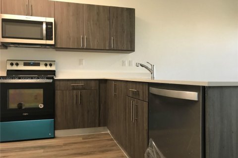 Снять в аренду кондоминиум в Майами, Флорида 3 спальни, 132.66м2, № 1989629 - фото 7