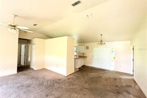 House in Ocala, Florida 3 bedrooms, 127.28 sq.m. № 1914724 - photo 2
