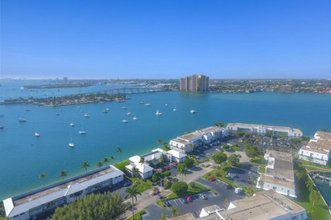 Condominio en alquiler en Riviera Beach, Florida, 2 dormitorios, 98.29 m2 № 1074912 - foto 1