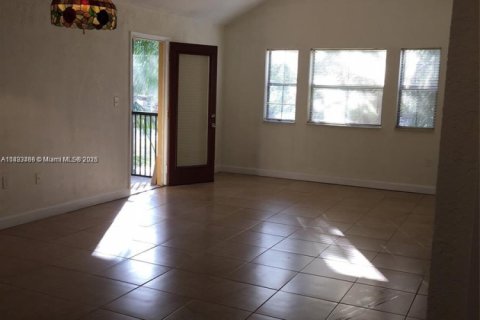 Copropriété à louer à Miami, Floride: 2 chambres, 97.83 m2 № 1945683 - photo 3