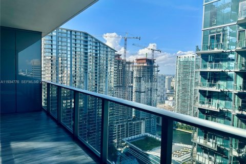 Condominio en alquiler en Miami, Florida, 1 dormitorio, 80.45 m2 № 1993011 - foto 3