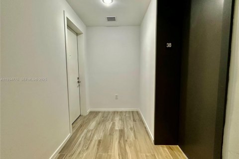 Condominio en alquiler en Miami, Florida, 1 dormitorio, 80.45 m2 № 1993011 - foto 11