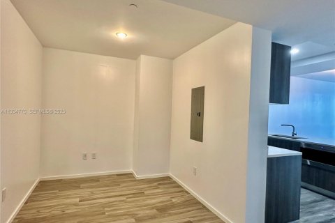 Condominio en alquiler en Miami, Florida, 1 dormitorio, 80.45 m2 № 1993011 - foto 9