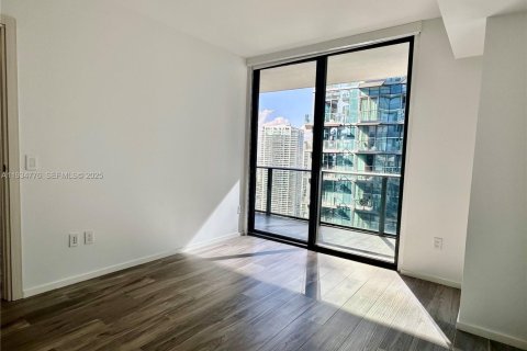 Condominio en alquiler en Miami, Florida, 1 dormitorio, 80.45 m2 № 1993011 - foto 5