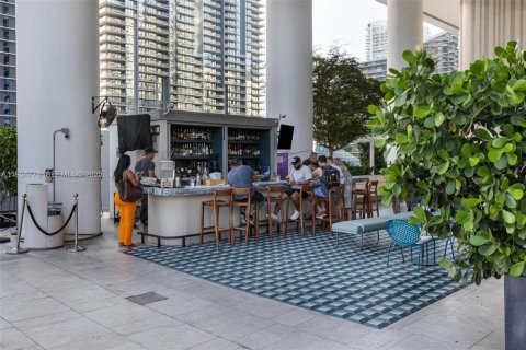 Condominio en alquiler en Miami, Florida, 1 dormitorio, 80.45 m2 № 1993011 - foto 14