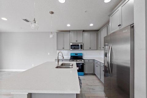 Townhouse in Apopka, Florida 4 bedrooms, 151.71 sq.m. № 1912087 - photo 11