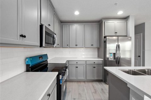 Townhouse in Apopka, Florida 4 bedrooms, 151.71 sq.m. № 1912087 - photo 7