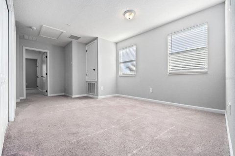 Townhouse in Apopka, Florida 4 bedrooms, 151.71 sq.m. № 1912087 - photo 5