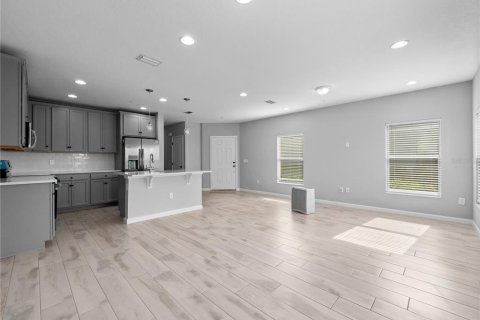 Townhouse in Apopka, Florida 4 bedrooms, 151.71 sq.m. № 1912087 - photo 12