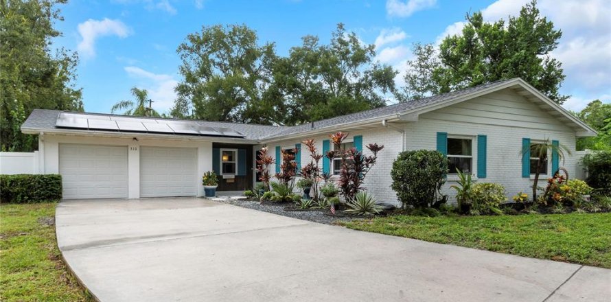 Casa en Brandon, Florida 4 dormitorios, 200.11 m2 № 1913357