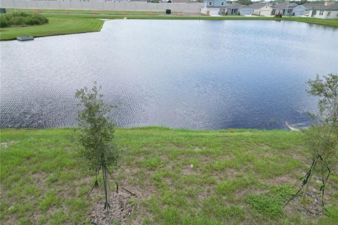Villa ou maison à louer à Poinciana, Floride: 4 chambres, 201.41 m2 № 1905123 - photo 9